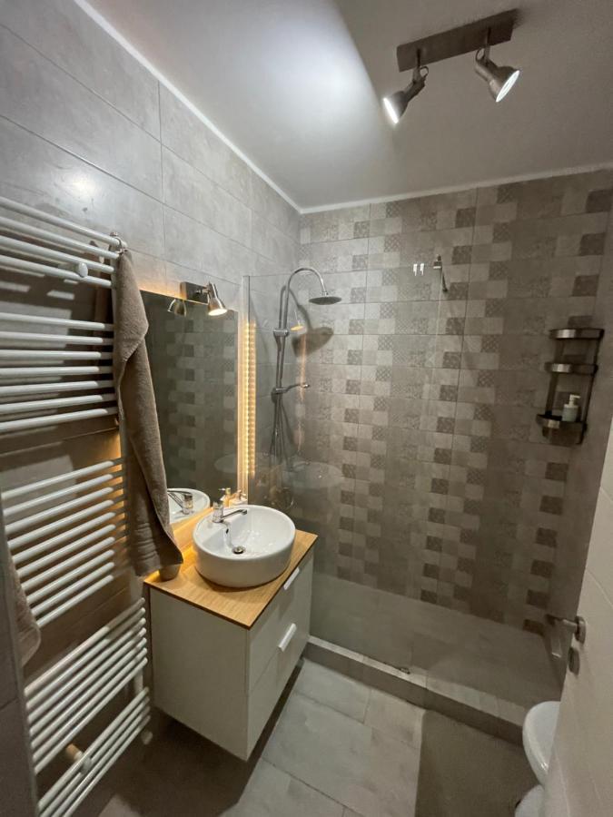 Plaza Luxury Apartment Near Presidential Palace Бухарест Екстер'єр фото
